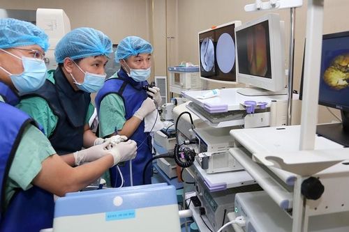 Đào tạo nội soi cho bác sĩ 5 bệnh viện khu vực miền Trung