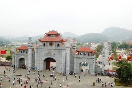 Trở về nơi nguồn cội Việt Nam