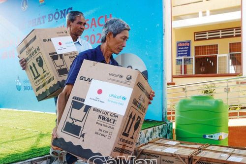 Hỗ trợ người dân vượt thiên tai