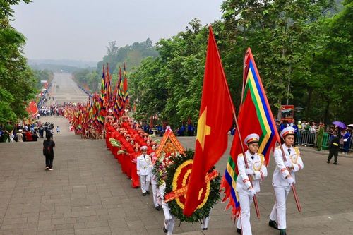 Giỗ Tổ Hùng Vương: Thủ tướng dâng hương tại Di tích Lịch sử Quốc gia đặc biệt Đền Hùng