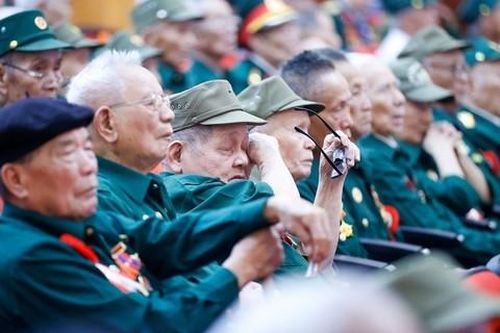 Xúc động những hình ảnh chiến sĩ Điện Biên năm xưa...