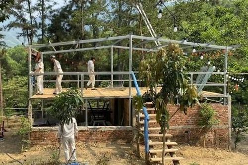 Cưỡng chế công trình xây dựng trái phép tại suối Lương