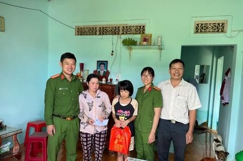 Trưởng Công an xã được Bộ Công an khen thưởng vì nhiều sáng kiến hay