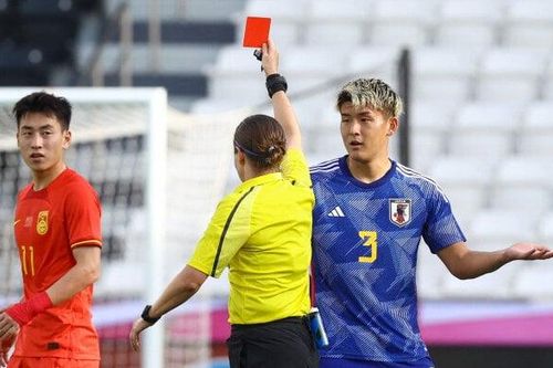 'Mưa' thẻ đỏ chưa từng có ở vòng chung kết U23 châu Á 2024