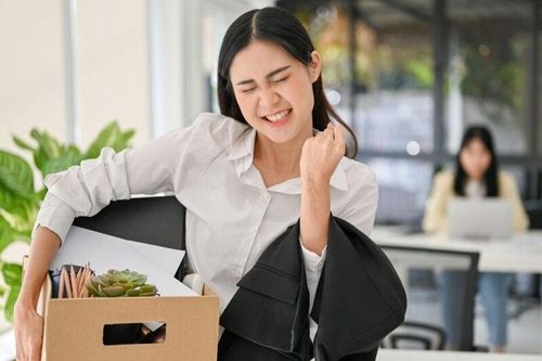 Bị sa thải vì không chịu làm thêm ngày nghỉ, cô gái kiện thắng công ty