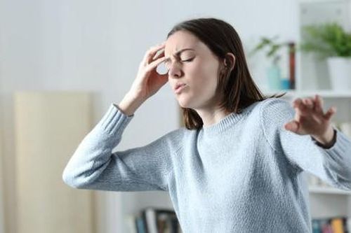 Cần làm gì khi bị tụt huyết áp?
