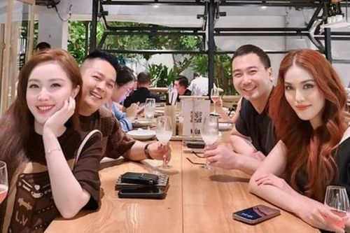 Bức ảnh 2 'nàng dâu hào môn' Bảo Thy - Lan Khuê hội ngộ gây xôn xao cõi mạng