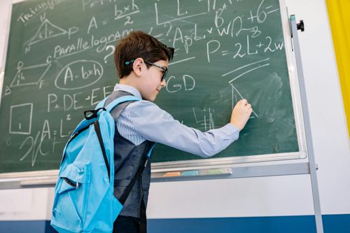 Kích thước bàn chân và khả năng toán học của một đứa trẻ
