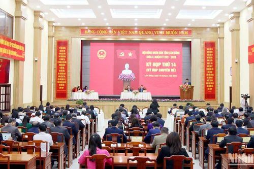 Lâm Đồng bãi nhiệm chức vụ Chủ tịch Hội đồng nhân dân và Chủ tịch Ủy ban nhân dân tỉnh