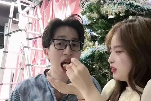 Streamer ViruSs và 'đối tác' nữ đang ảnh tình tứ, dân mạng 'lụi tim'