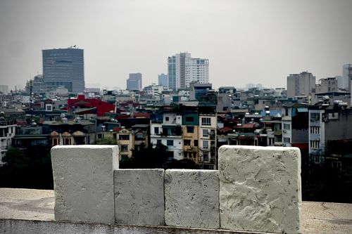 Sinh viên biến phế thải thành vật liệu xây dựng