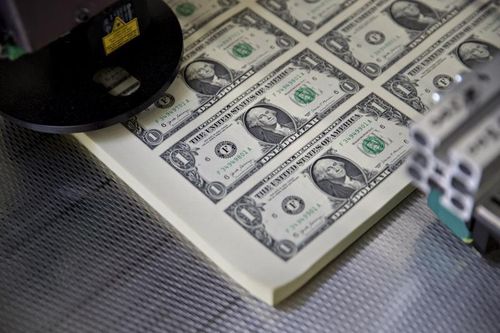 Đồng USD tăng sức mạnh, thế giới lo?