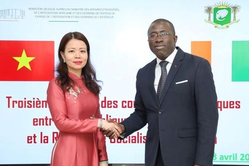 Thứ trưởng Ngoại giao Nguyễn Minh Hằng thăm và họp tham vấn chính trị lần thứ 3 với Bộ Ngoại giao Bờ Biển Ngà