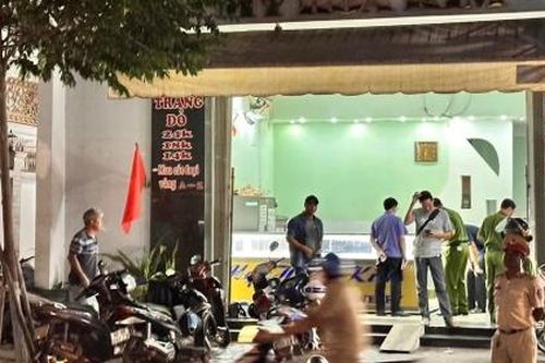 Truy bắt thanh niên dùng bình xịt hơi cay cướp tiệm vàng ở Bình Thuận