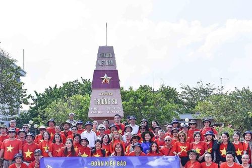Hồn quê hương sống động trong tim mỗi người Việt xa xứ