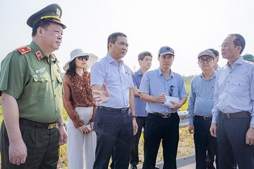 Đoàn công tác Ủy ban Quốc phòng và An ninh của Quốc hội lắng nghe đề xuất về đường cao tốc Cam Lộ - La Sơn