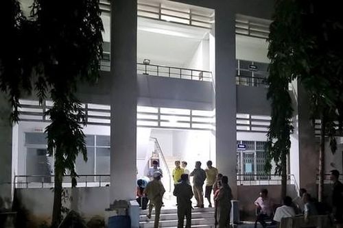 Nghi án một nam sinh lớp 11 bị tình địch đâm tử vong