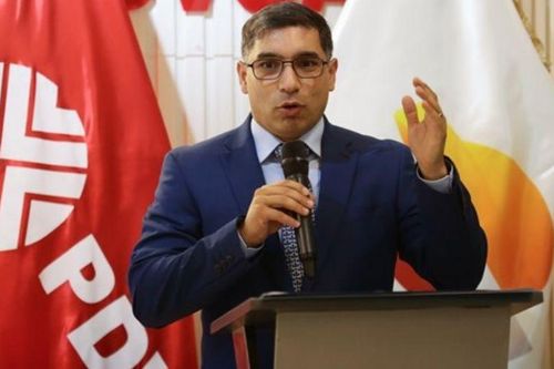 Venezuela đáp trả lệnh tái trừng phạt ngành dầu khí của Mỹ