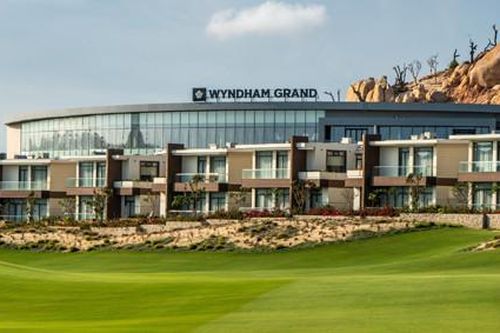 Tận hưởng kỳ nghỉ lễ trọn vẹn ở Wyndham Grand KN Paradise Cam Ranh
