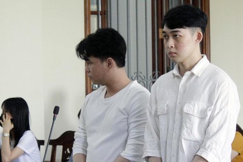Phạt tù 2 người lừa hàng trăm sinh viên ở Cần Thơ