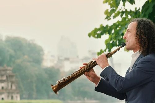 Huyền thoại saxophone Kenny G ra mắt MV 'Going Home' quảng bá du lịch Việt Nam
