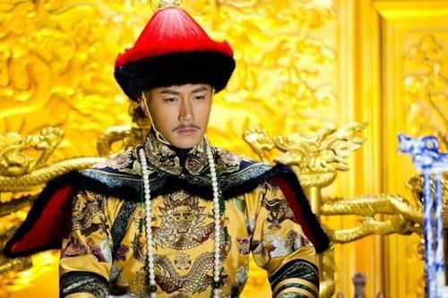 Ung Chính đang ngủ trưa thì bị mùi hôi cơ thể của cung nữ làm tỉnh giấc bèn hạ một thánh chỉ, chẳng ngờ lại khiến các cung nữ càng thêm khổ cực
