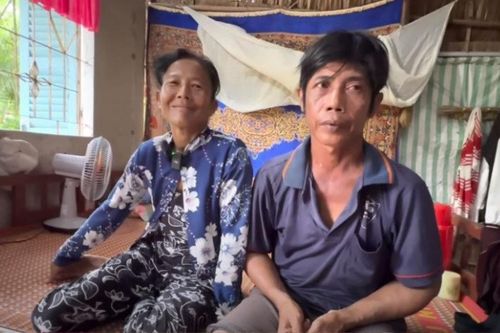 Người đàn bà gần 60 tuổi có chồng trẻ kém 20 tuổi, hôn nhân ngọt ngào dù nhiều khó khăn