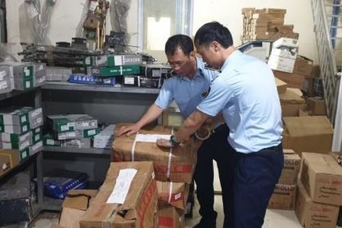 Lạng Sơn: Xử phạt hộ kinh doanh, tịch thu hàng hóa phụ tùng ô tô nhập lậu