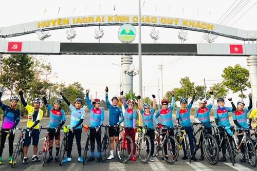 Những cua rơ U80 lan tỏa thông điệp sống vui, sống khỏe