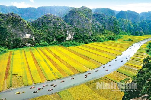 Tràng An qua ống kính