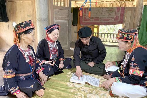 Đèo Hoa giữ gìn bản sắc văn hóa dân tộc Dao