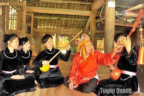 Nghệ nhân với văn hóa truyền thống