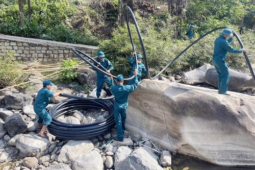 Khẩn trương cấp nước sinh hoạt cho 700 gia đình ở thị trấn Đạ M'ri