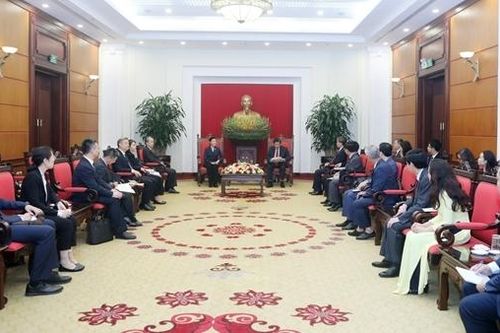 Trưởng Ban Nội chính Trung ương tiếp Đoàn đại biểu Bộ Tư pháp Trung Quốc