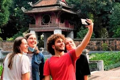Khách du lịch đến Hà Nội đạt gần 6,6 triệu lượt khách