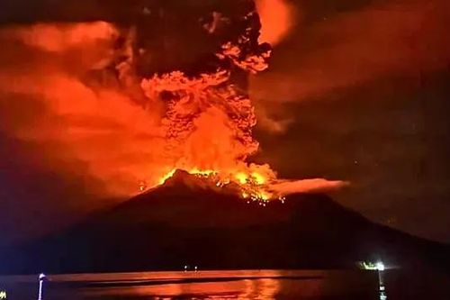 Indonesia cảnh báo sóng thần do núi lửa phun trào