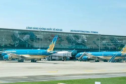Hạ tầng sân bay Nội Bài thiếu đồng bộ, kết nối kém