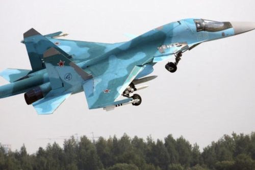 Khoảnh khắc máy bay ném bom Su-34 tàn phá mục tiêu ở Ukraine