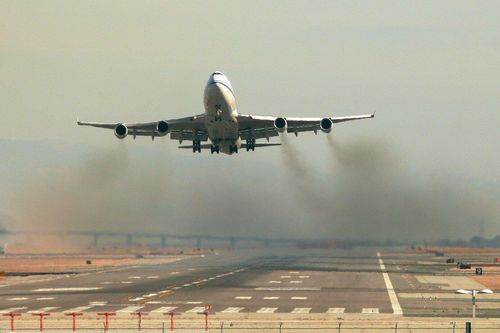 Ngành hàng không tạo ra bao nhiêu khí thải CO2?