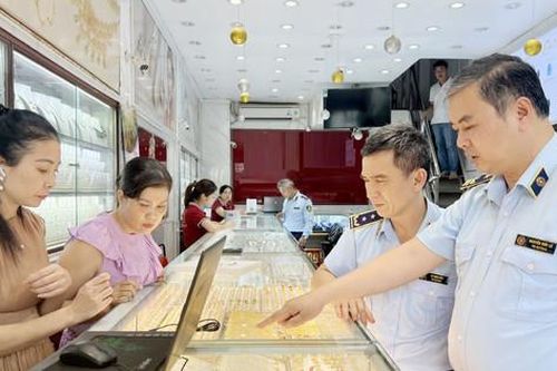Xử lý vi phạm trong kinh doanh vàng: Góp phần ổn định thị trường