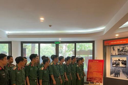 Triển lãm 'Từ Điện Biên Phủ năm 1954 đến Hà Nội - Điện Biên Phủ trên không năm 1972'