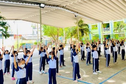 Trường học ở TPHCM ứng phó linh hoạt với nắng nóng gay gắt đảm bảo sức khỏe cho học sinh