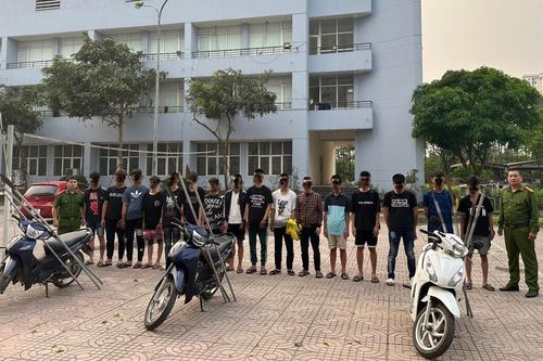 Hỗn chiến giữa 2 nhóm 'Những cơn mưa thủy tinh' và '29M1' trên mạng, 17 đối tượng bị bắt giữ khẩn cấp