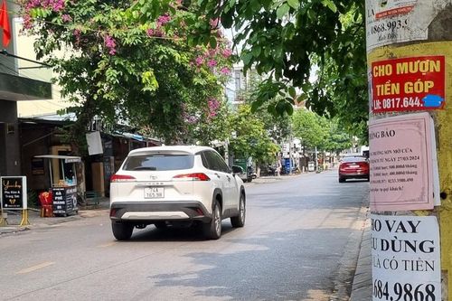 Nhan nhản quảng cáo 'rác' ở khu dân cư