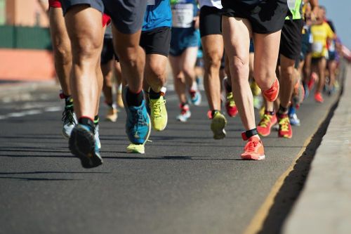 Đừng thấy bản thân khỏe mạnh là hăng hái chạy marathon