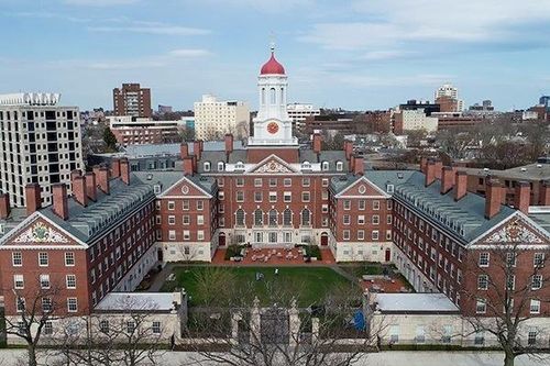 Hành trình trở thành trường đại học danh giá của Harvard