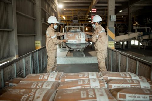 Nhà sản xuất xi măng lớn nhất miền Nam chật vật tìm lợi nhuận