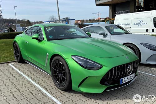 Cận cảnh Mercedes-AMG GT phiên bản mới sắp ra mắt