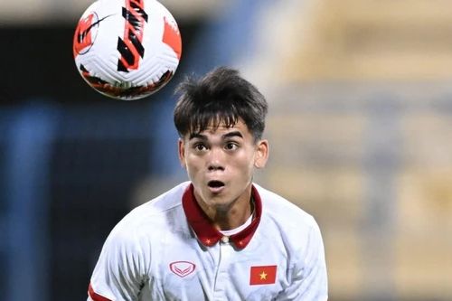 Siêu phẩm đá phạt của Khuất Văn Khang vào lưới U23 Malaysia