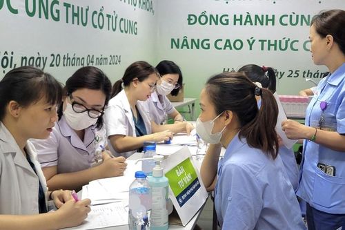 600 công nhân lao động tại Hà Nội được khám, tư vấn sức khỏe miễn phí